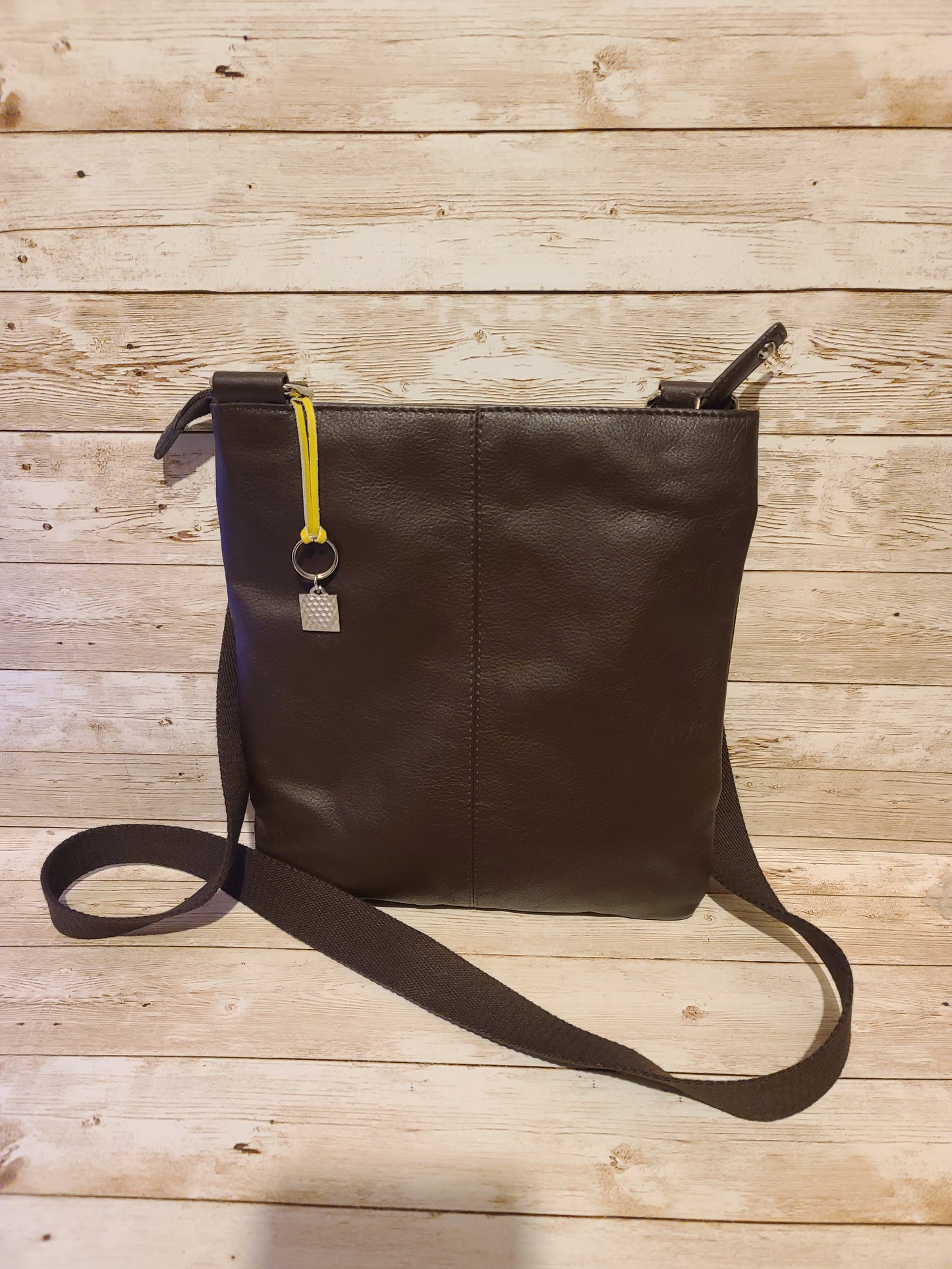 Principles by Ben de Lisi 100% Leather Crossbody Bag — Very Good Condition